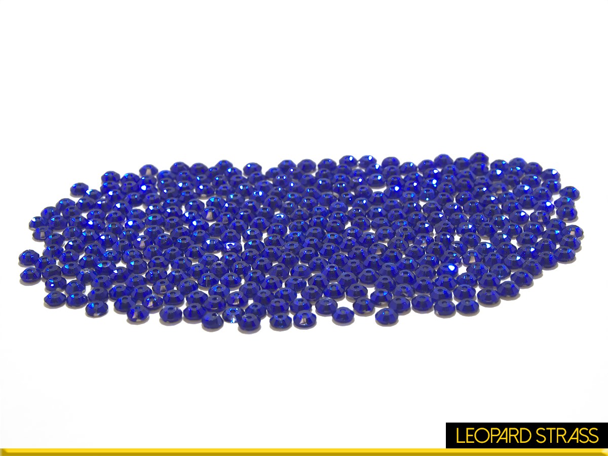Sapphire : Classico Sew-On Rhinestone